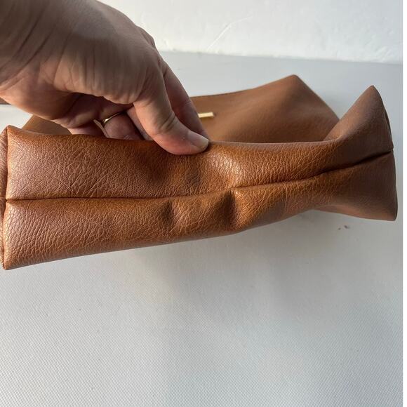 STEVE MADDEN Clutch Purse Wrist Strap Zipper Brown Vegan Leather Classic Minimal - Picture 3 of 12